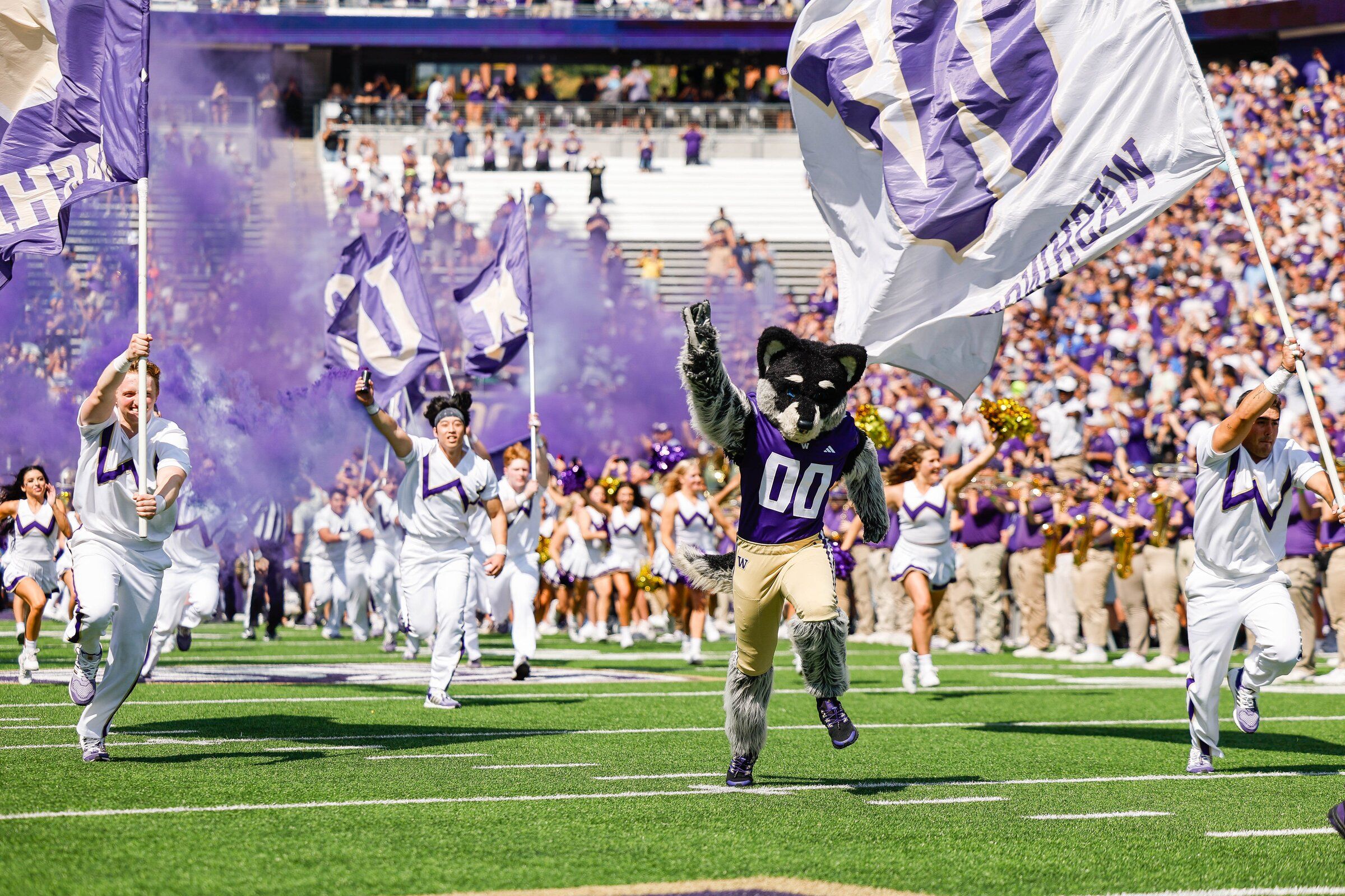 Husky football deals recruiting