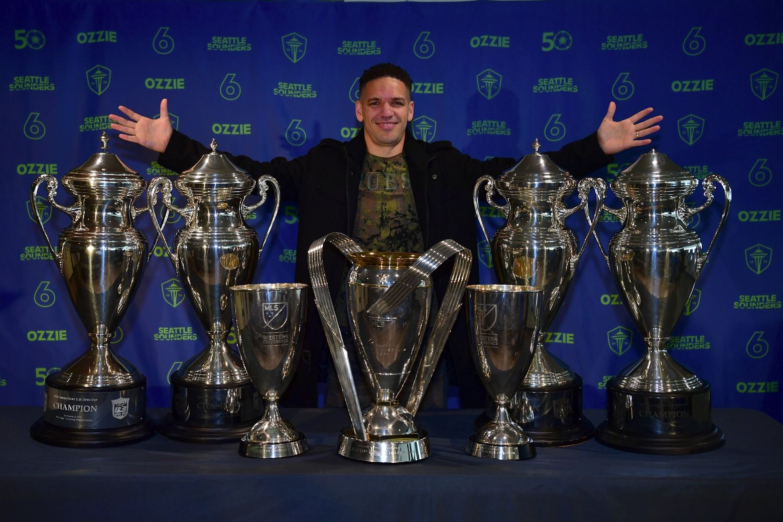 Notebook Ozzie Alonso returns to retire before Sounders home opener