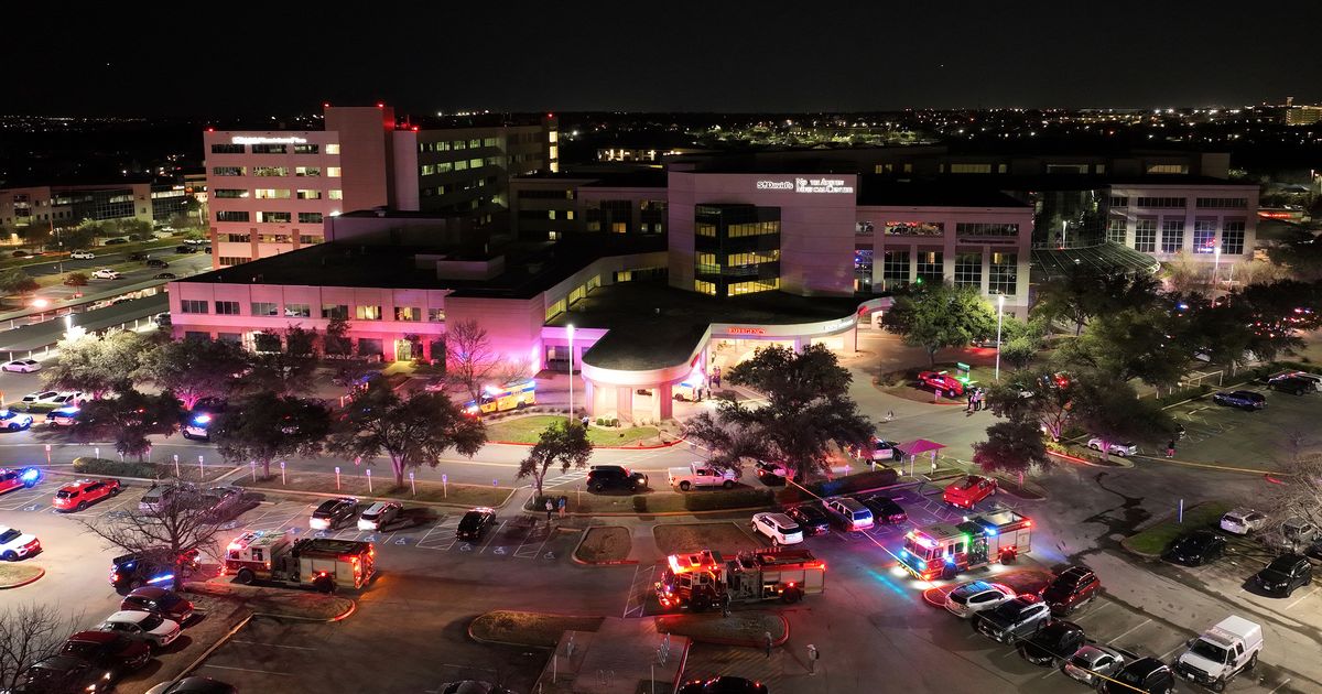 1 person killed and 5 injured when vehicle crashes into emergency room