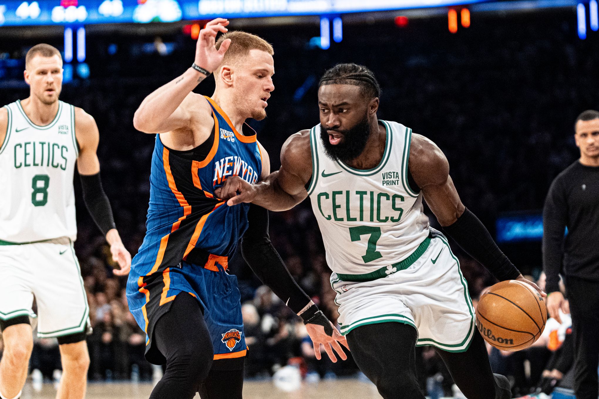 NBA-leading Celtics cruise to 8th straight win with 116-102 victory over  Knicks | The Seattle Times