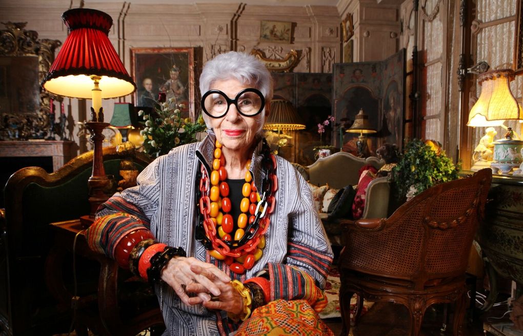Iris Apfel, fashion icon known for her eye-catching style, dies at 102 |  The Seattle Times
