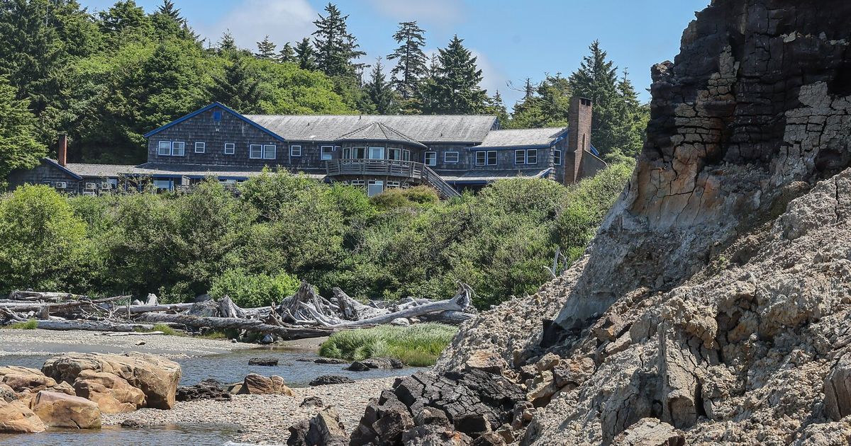NPS to demolish some Kalaloch cabins on WA coast as bluff erodes