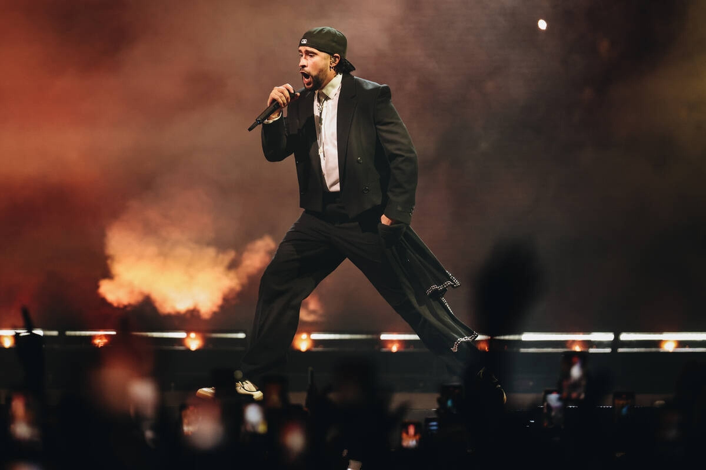 Review: Bad Bunny lays claim to global rap throne in Seattle | The