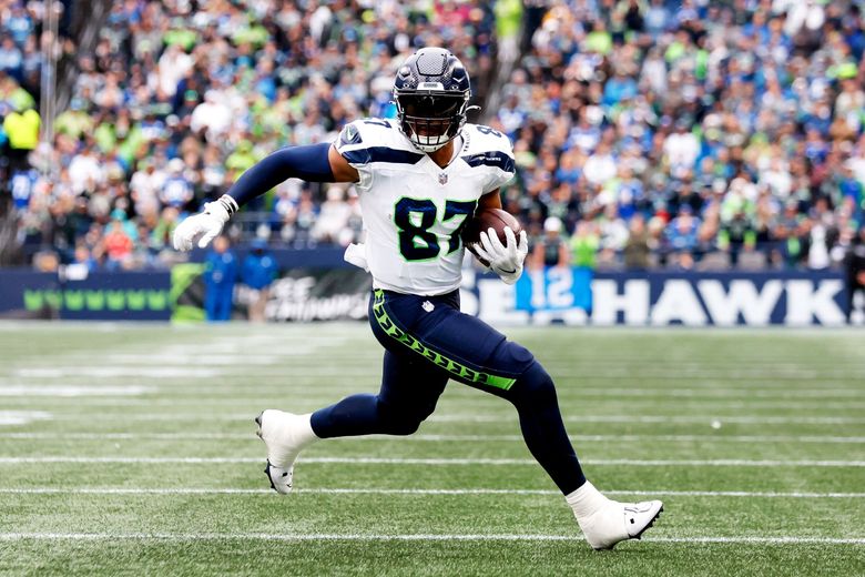 After seeing two tight ends leave, Seahawks re-sign Noah Fant | The Seattle  Times