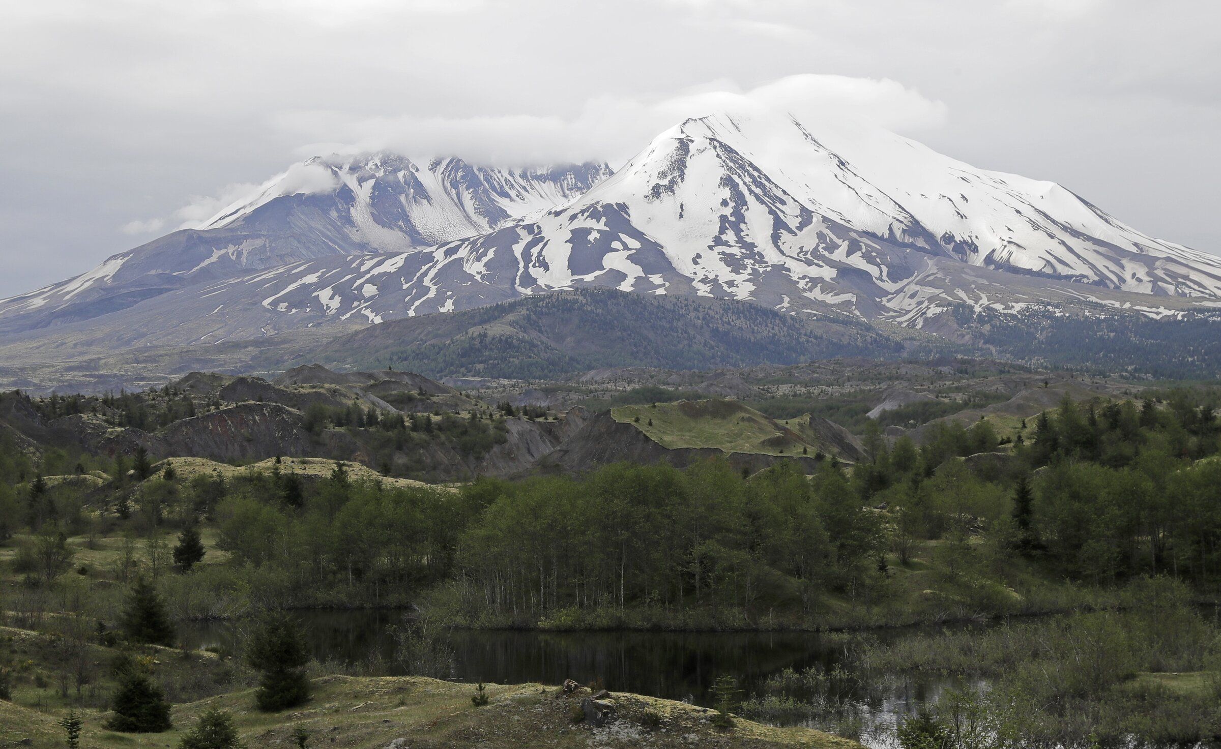 Snowboarder falls to death at Mount St. Helens after cornice