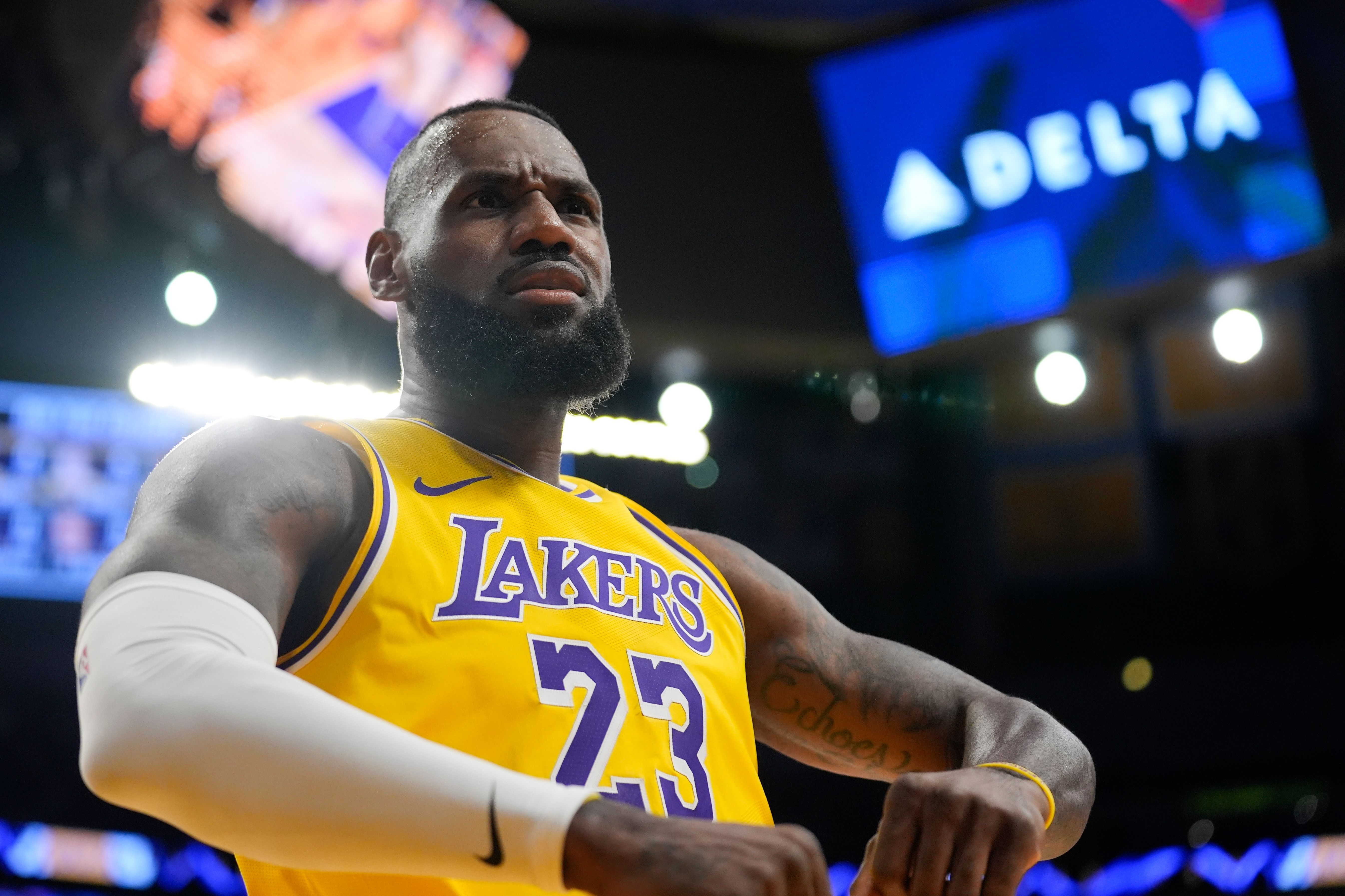 Lebron james outlet lakers basketball