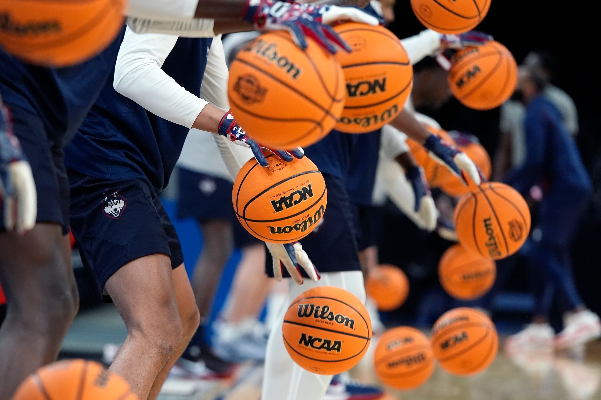 UConn, San Diego State set for title game rematch in Sweet 16; Iowa State,  Illinois target Elite 8 | The Seattle Times