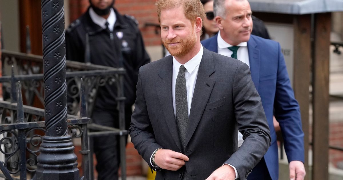 Prince Harry gets OK to use key evidence in phone hacking case against Daily Mail publisher