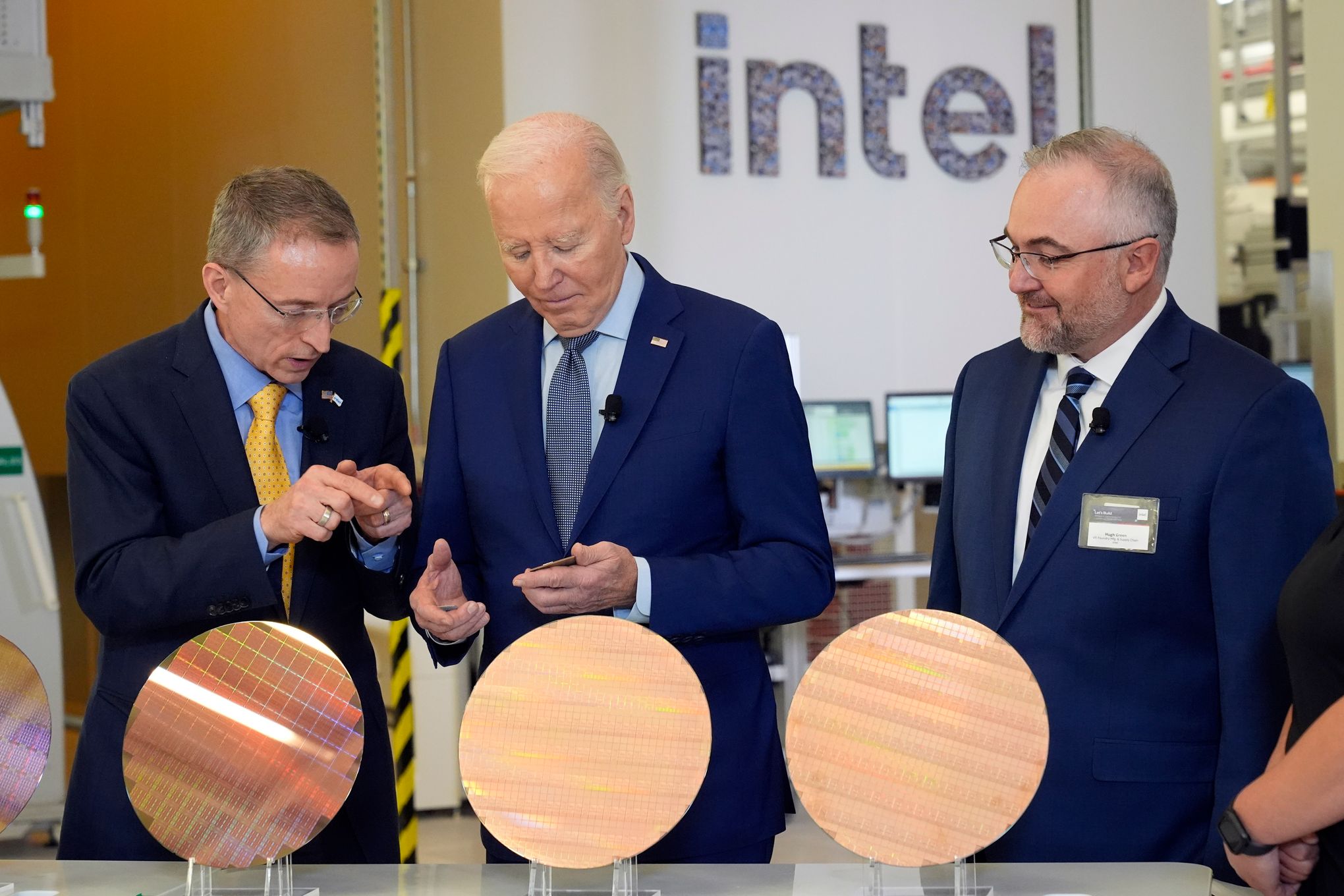 Biden touts Arizona as America's 'future' as government invests $8.5 billion  in chipmaker Intel | The Seattle Times