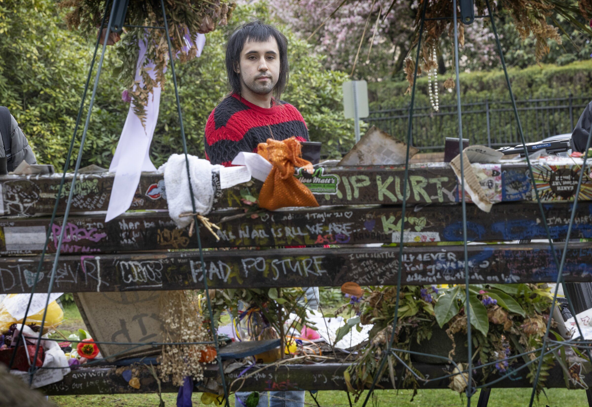 Fans visit Seattle park to remember Kurt Cobain on 30th
