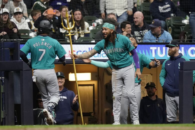 Bryce Miller spins gem, Andres Muñoz rebounds with save as Mariners hold  off Brewers | The Seattle Times