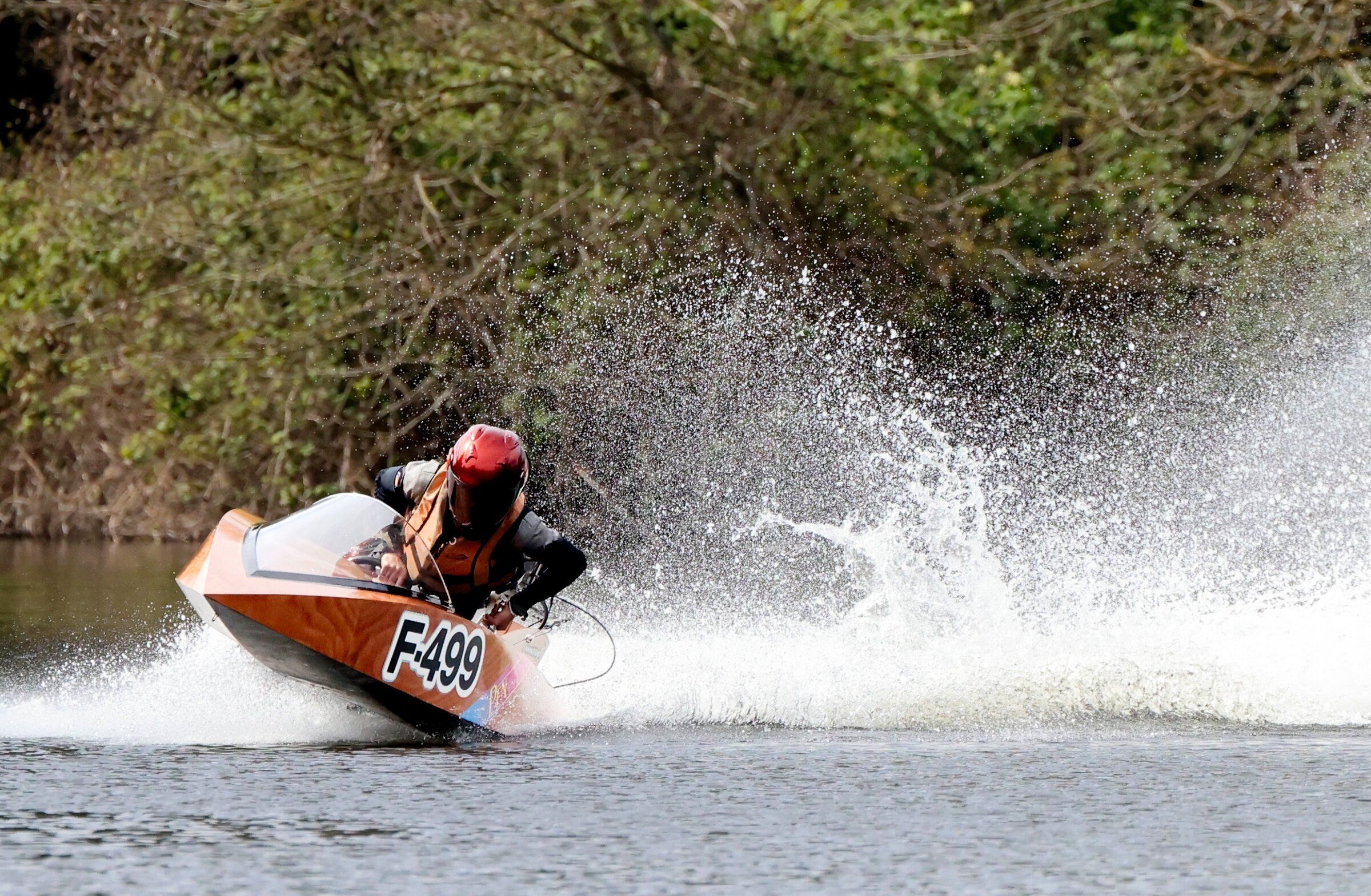 Kenmore Hydro Cup gives speed racers, and their kids, thrills