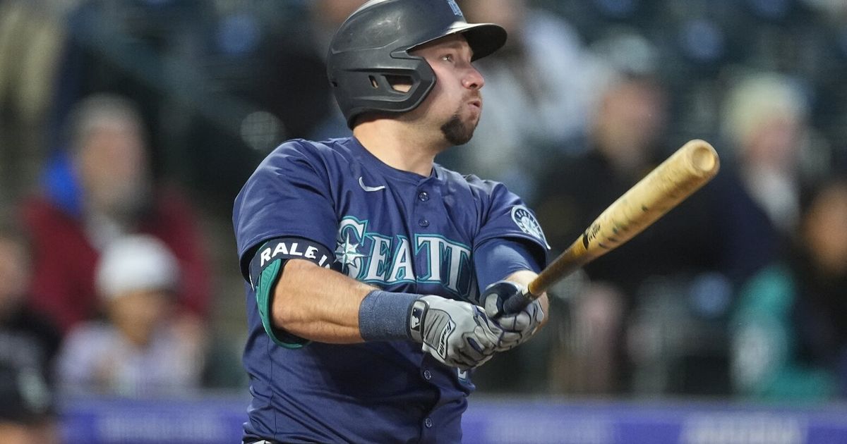 Mariners catcher Cal Raleigh describes painful broken tooth ordeal in