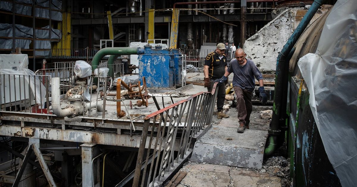 Russia bombs power plants and Ukraine targets refineries in dueling attacks 