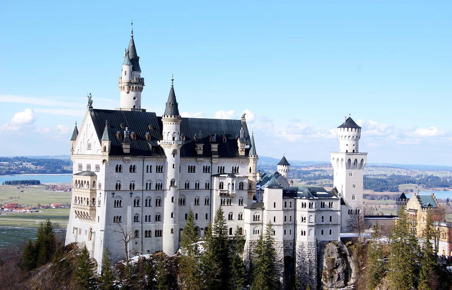 List of 10 most spectacular castles around the world includes a