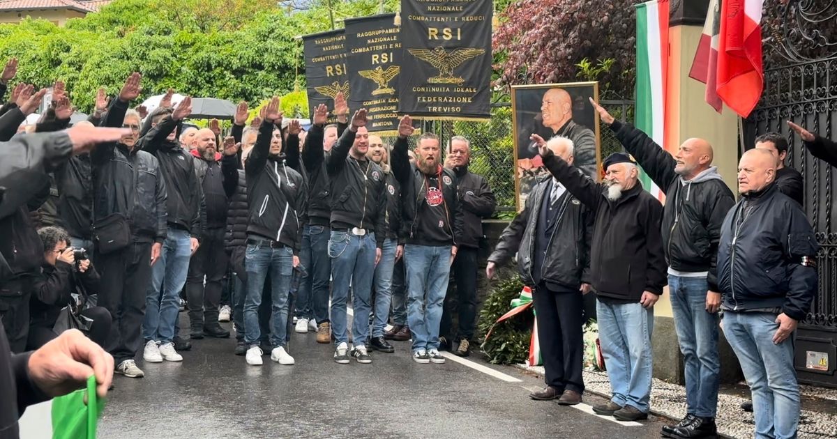 Dozens in Italy give a fascist salute on the anniversary of Mussolini’s execution 