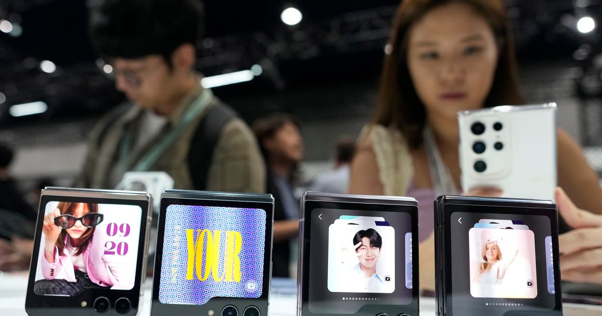 Global smartphone shipments climb nearly 8% in 1st quarter as Samsung retakes the lead