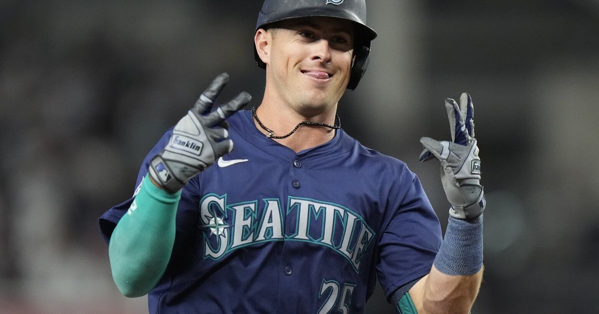 Dylan Moore homers twice, Bryan Woo baffles Yankees hitters in Mariners’ win