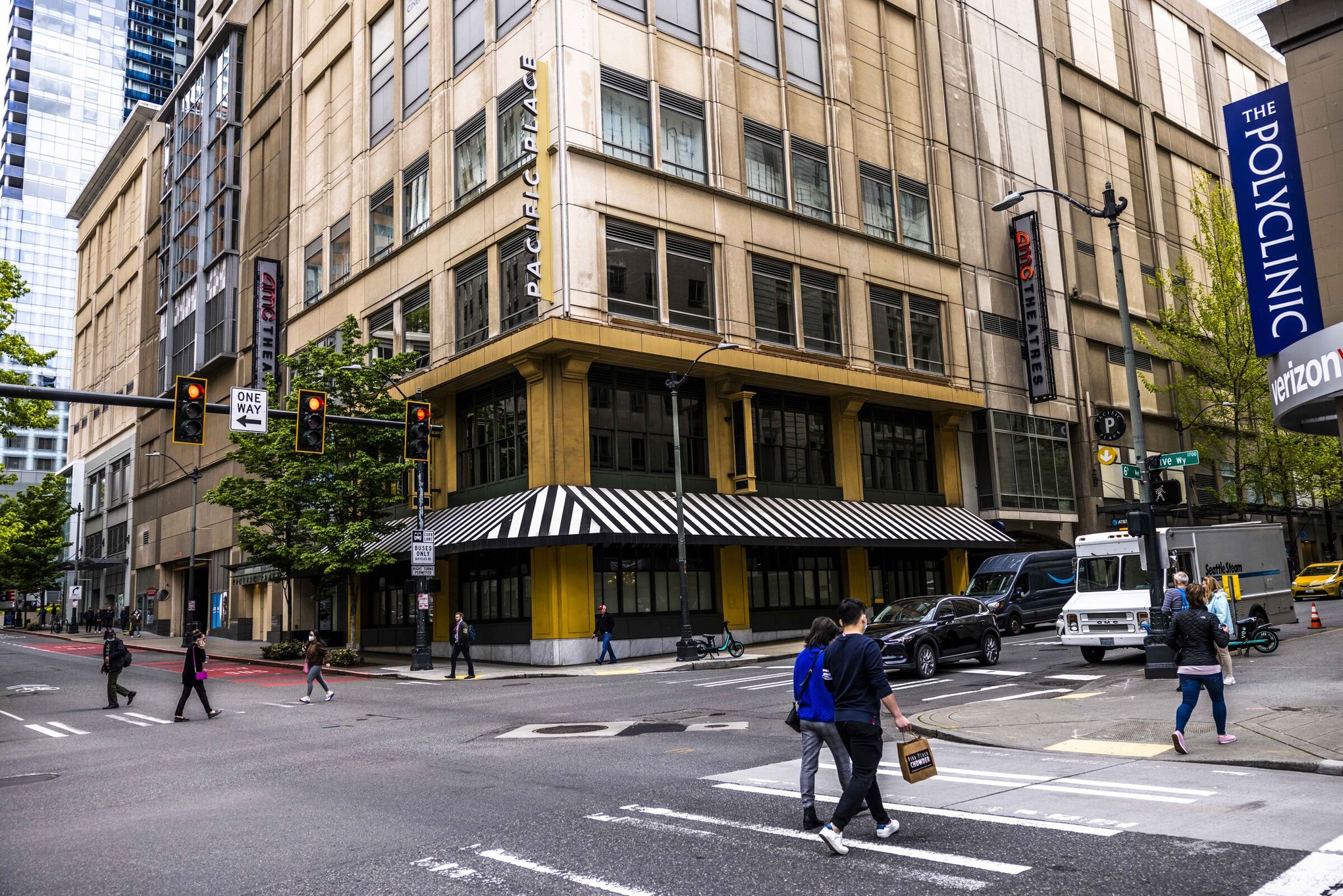 Seattle's Pacific Place mall sells at deep discount | The Seattle Times, image size:2040x1361