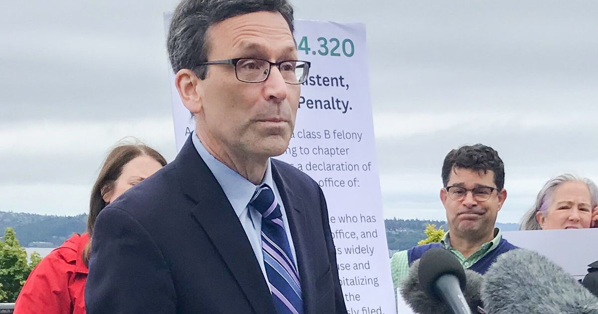 AG Bob Ferguson faces ethics complaint in ‘three Bobs’ saga | The ...