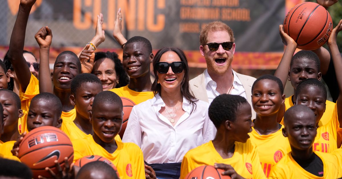 Nigeria’s fashion and dancing styles in the spotlight as Harry, Meghan visit its largest city