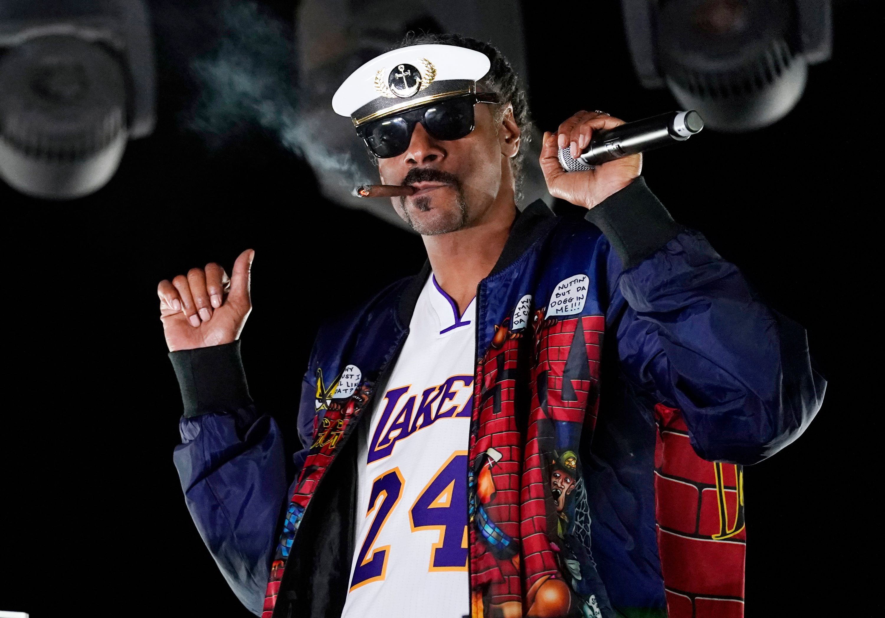 After Barstool Sports sponsorship fizzles, Snoop Dogg brand is