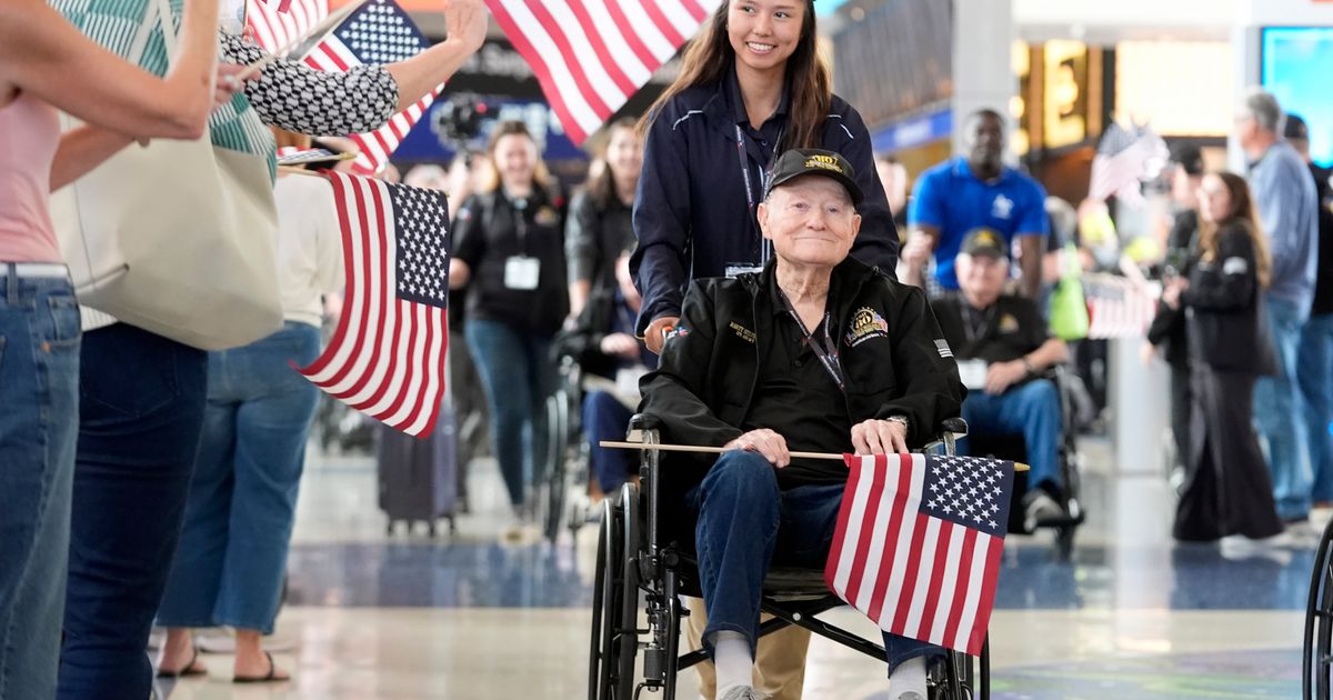 World War II veterans take off for France for 80th anniversary of D-Day ...