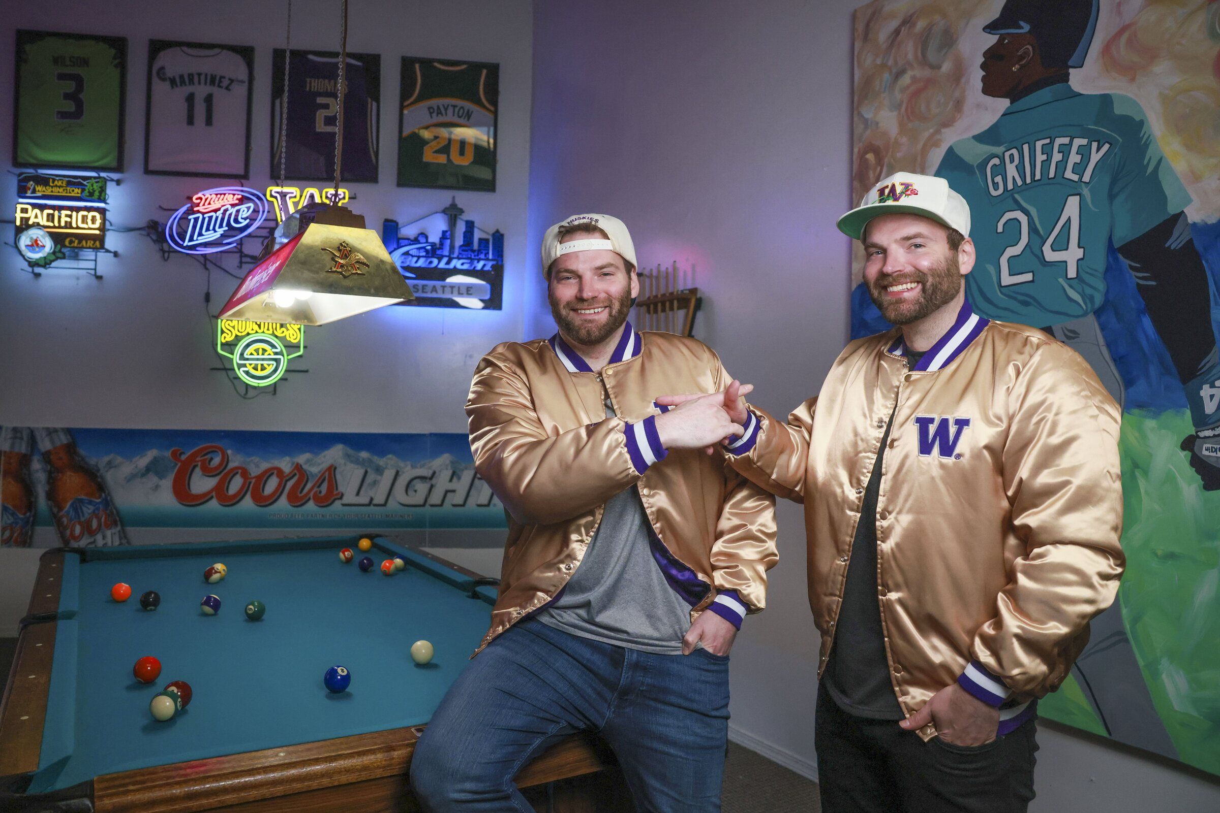 BUDS POOL LOGO COACH JACKET アフロディーテギャング