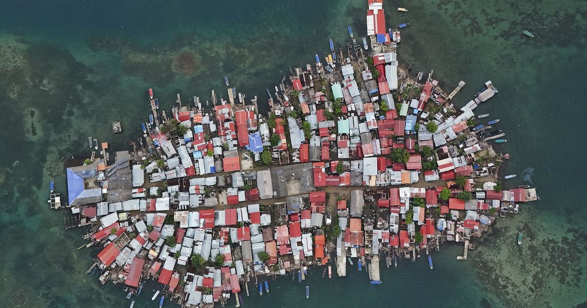 Panama prepares to evacuate first island as sea levels rise