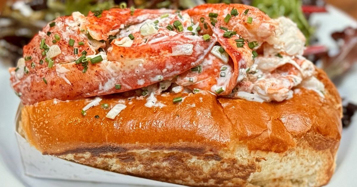Read more about the article Seattle’s most expensive lobster roll: Is it worth the $40 price tag?