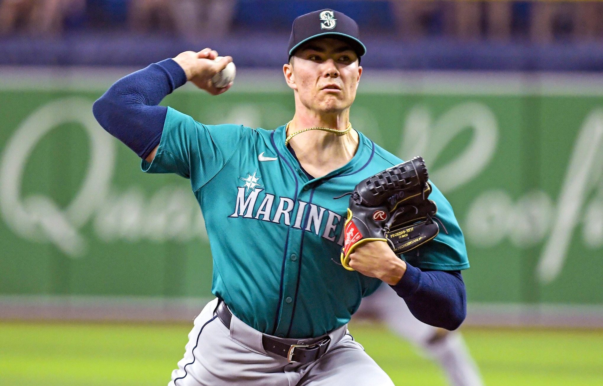 Mariners pitcher Bryan Woo exits game early with right hamstring tightness | The Seattle Times