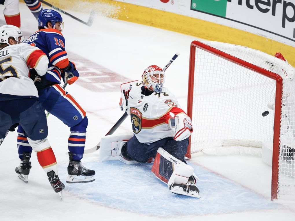 Panthers’ Sergei Bobrovsky gets pulled after allowing 5 goals in Stanley Cup Final Game 4