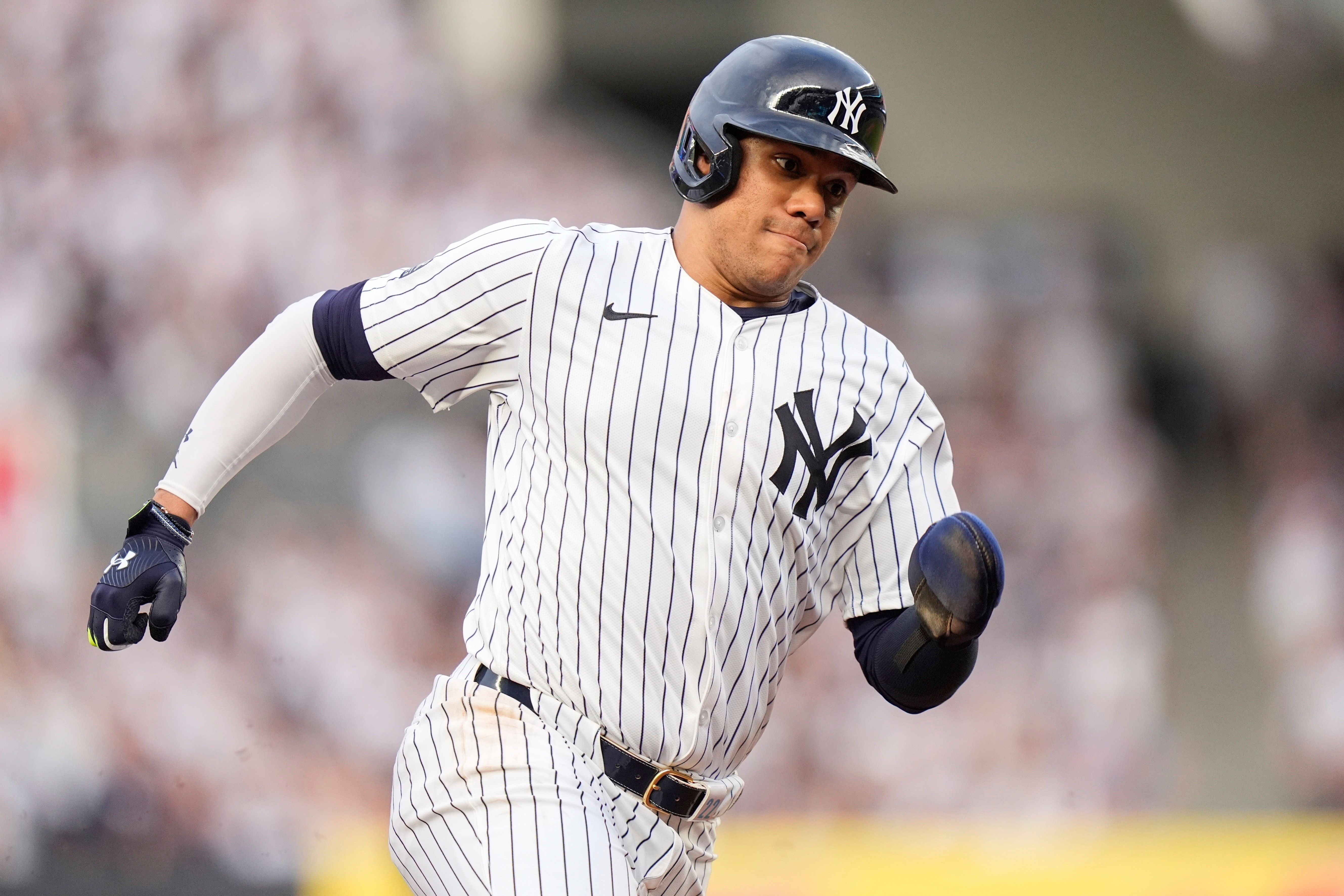 Yankees slugger Juan Soto exits game with left forearm discomfort