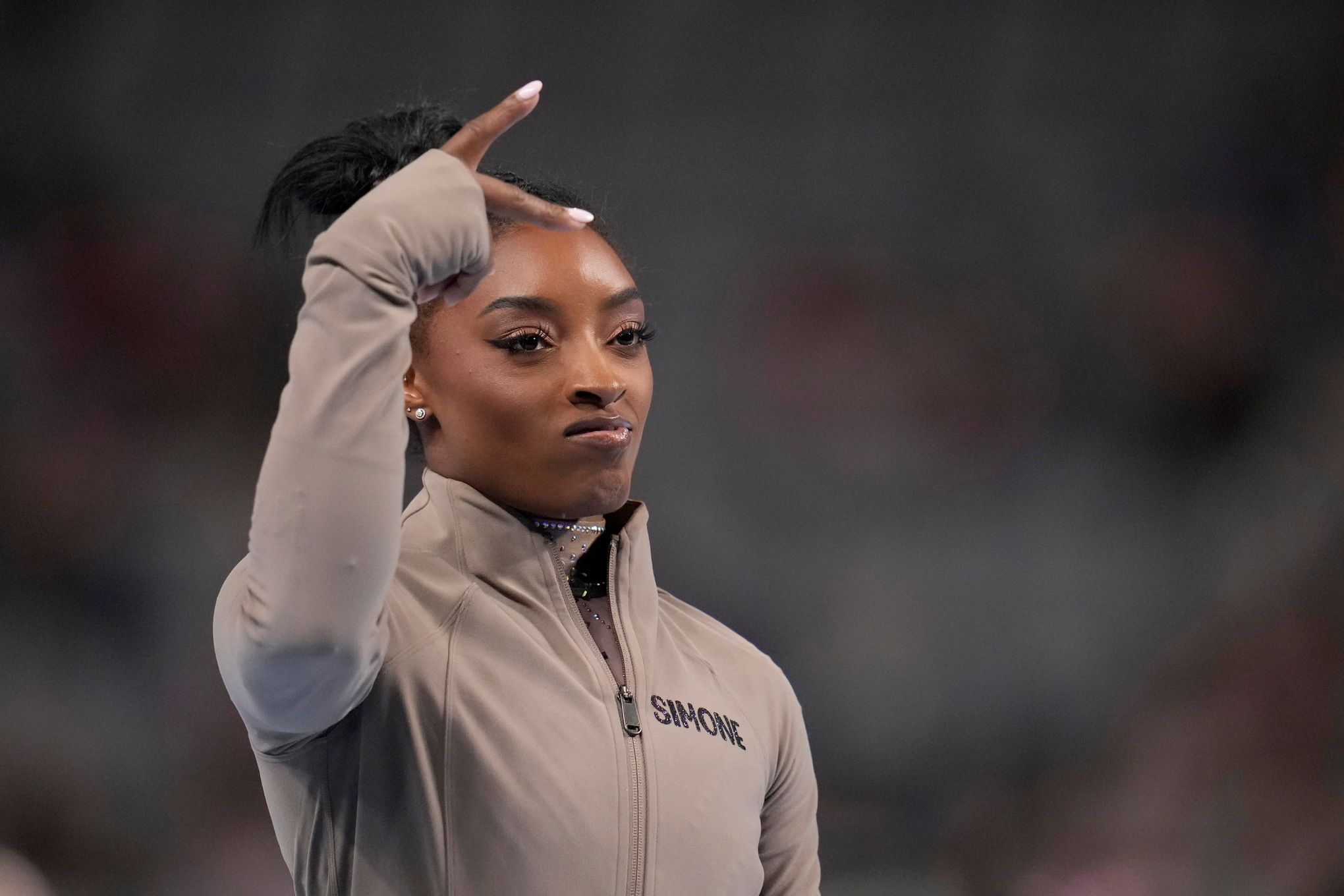 Simone Biles cruises to 9th national title and gives Olympic champ Sunisa  Lee a boost along the way | The Seattle Times