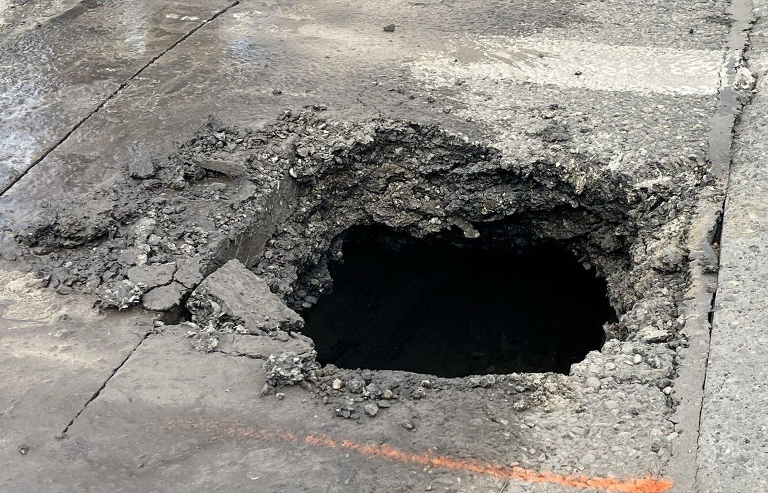 Makeshift tunnel causes a sinkhole on Highway 529 in Everett