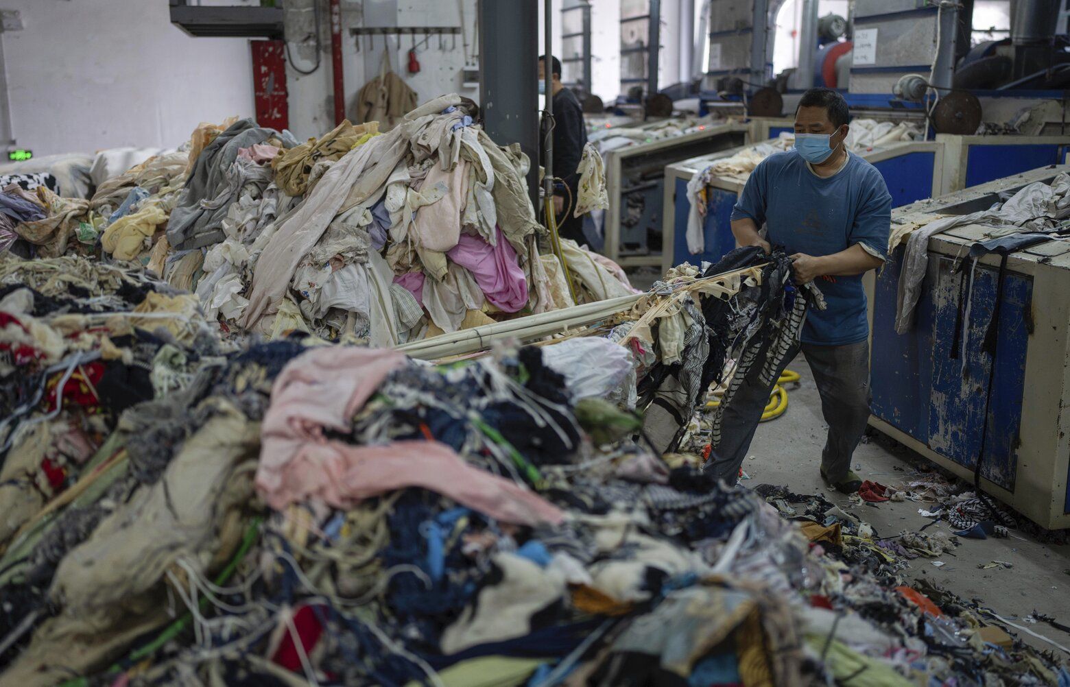 26 million tons of clothing end up in China's landfills each year