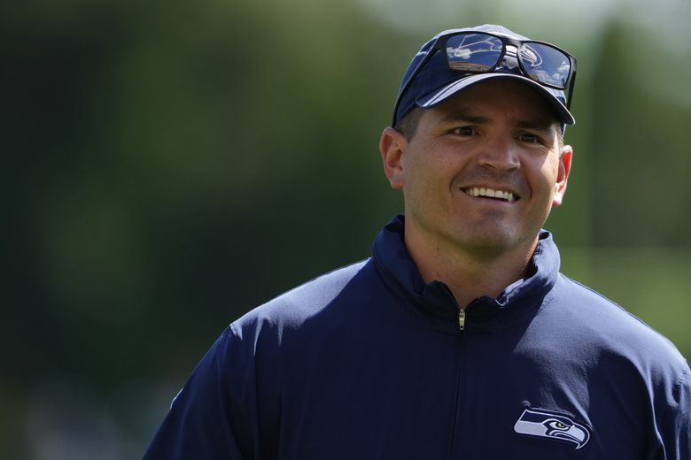 Seahawks introduce coach Mike Macdonald to their fans as training camp opens | The Seattle Times