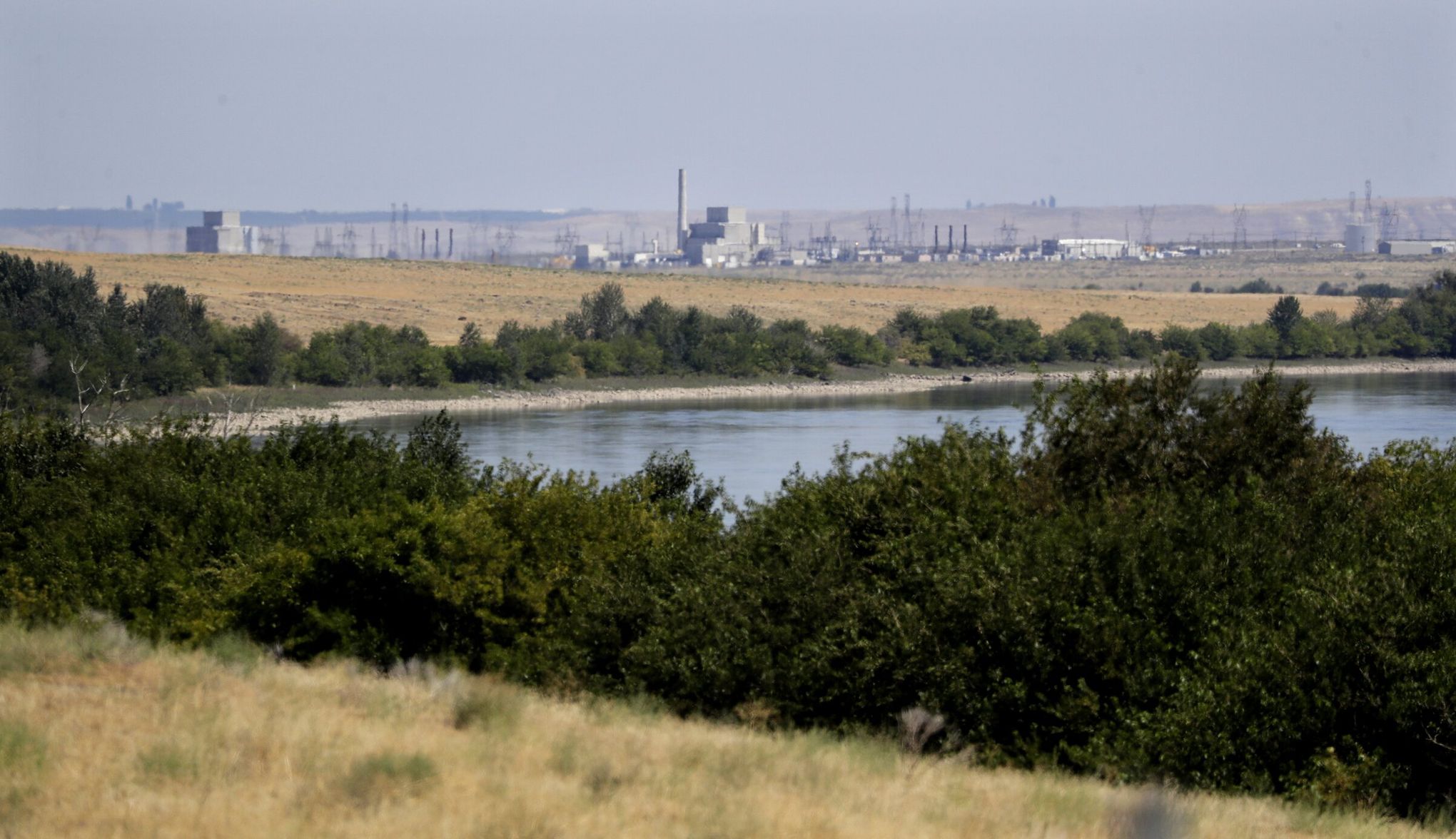 Feds pick Hanford nuclear site for massive solar farm | The Seattle Times