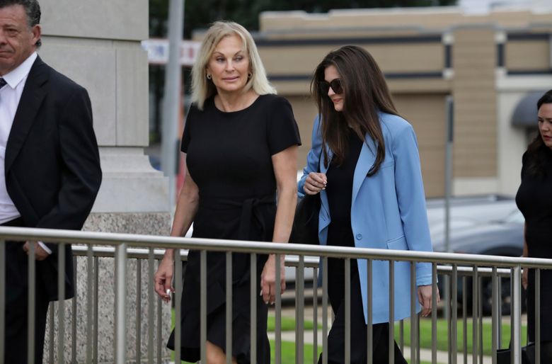 Agreement halts Cowboys owner Jerry Jones' countersuit trial against woman  who says he's her father | The Seattle Times