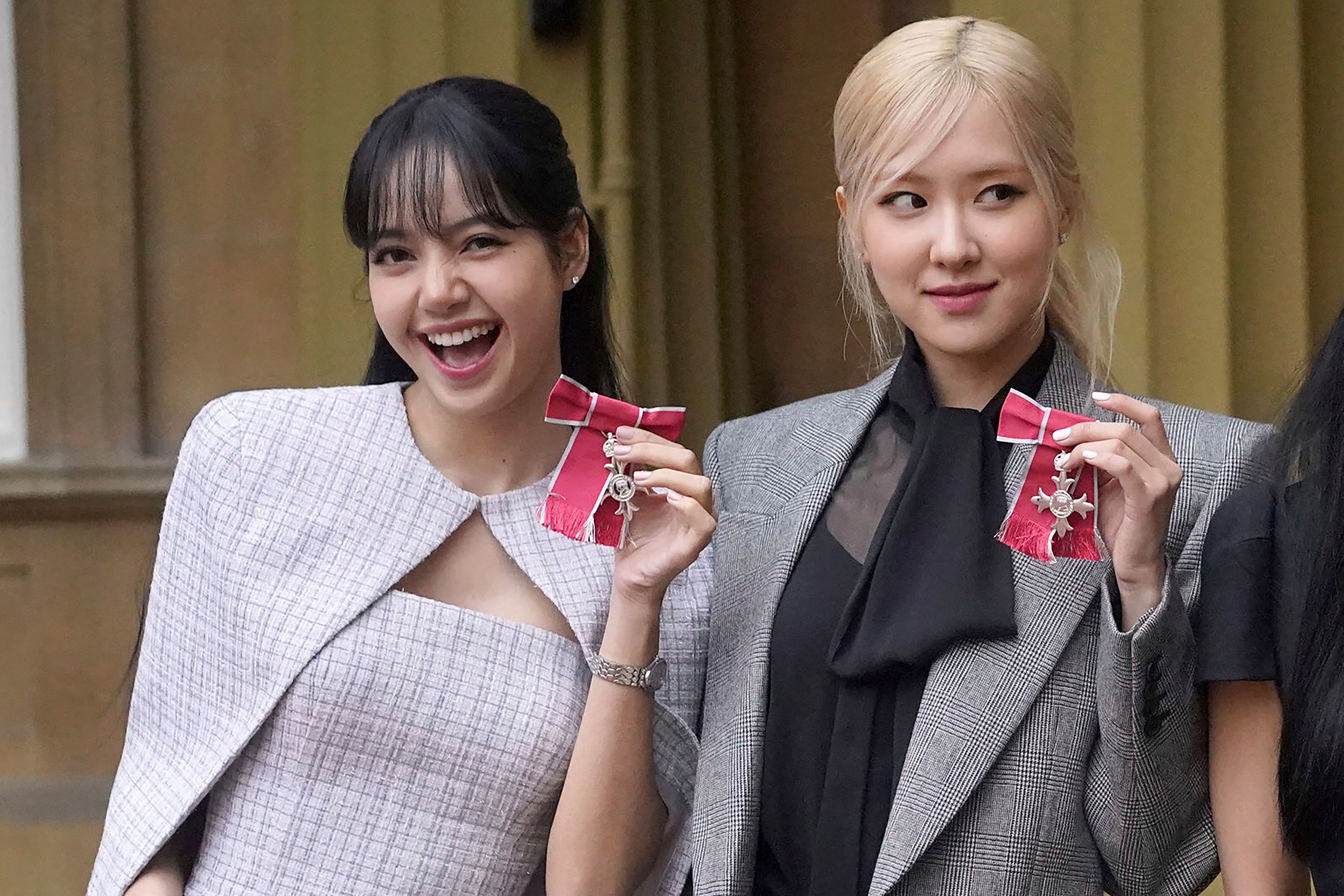 新品 未開封 LALISA LISA ジグソーパズル BLACKPINK urnpublicidap.