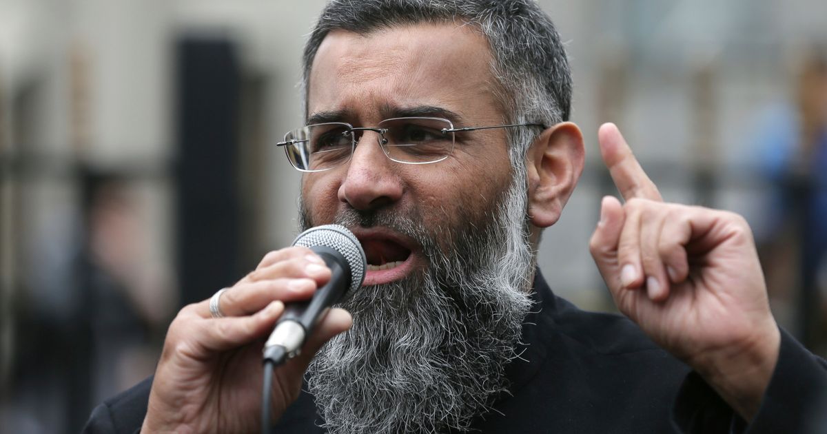 El predicador radical británico Anjem Choudary condenado a cadena perpetua por dirigir un grupo terrorista