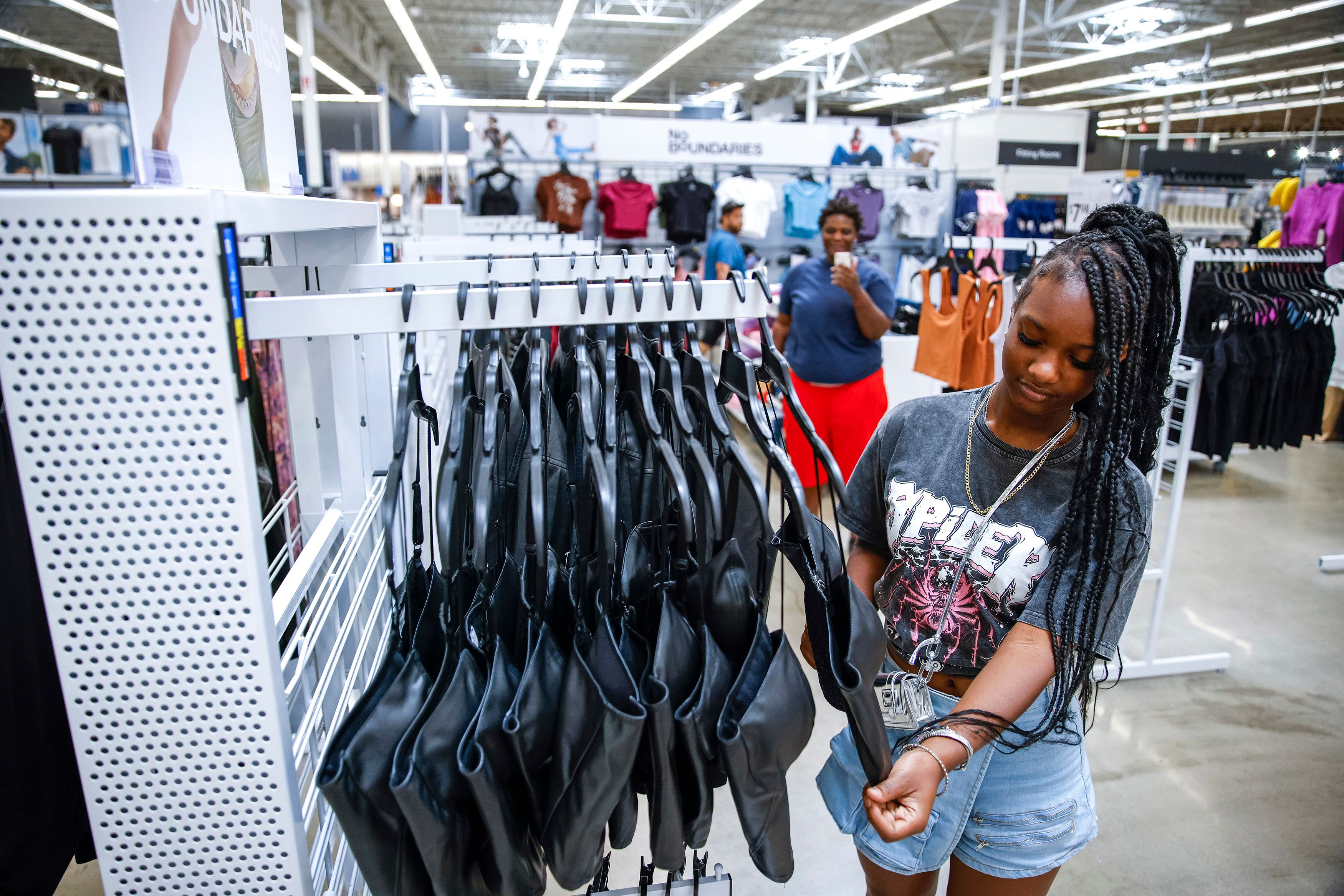 Stores lure back to school shoppers with deals and buy now pay later plans The Seattle Times