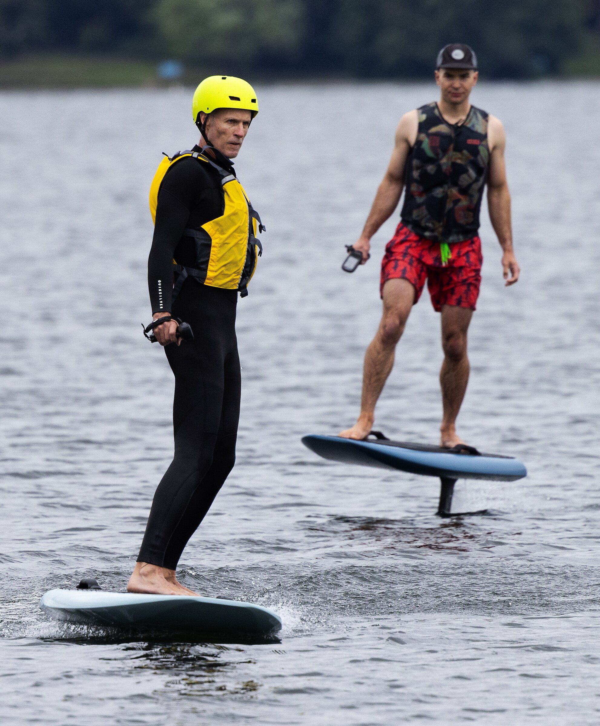 Learn to levitate over Seattle s waters on an eFoil The Seattle Times