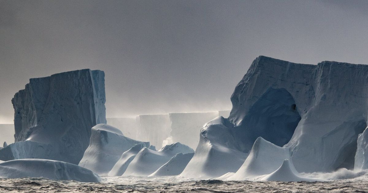 Tras liberarse, el iceberg más grande del mundo se quedó dando vueltas en círculos