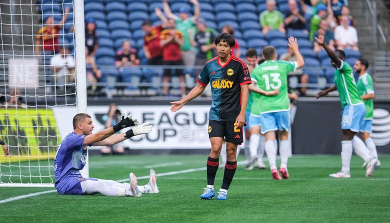Sounders strike three times in first half to hand LA Galaxy loss 