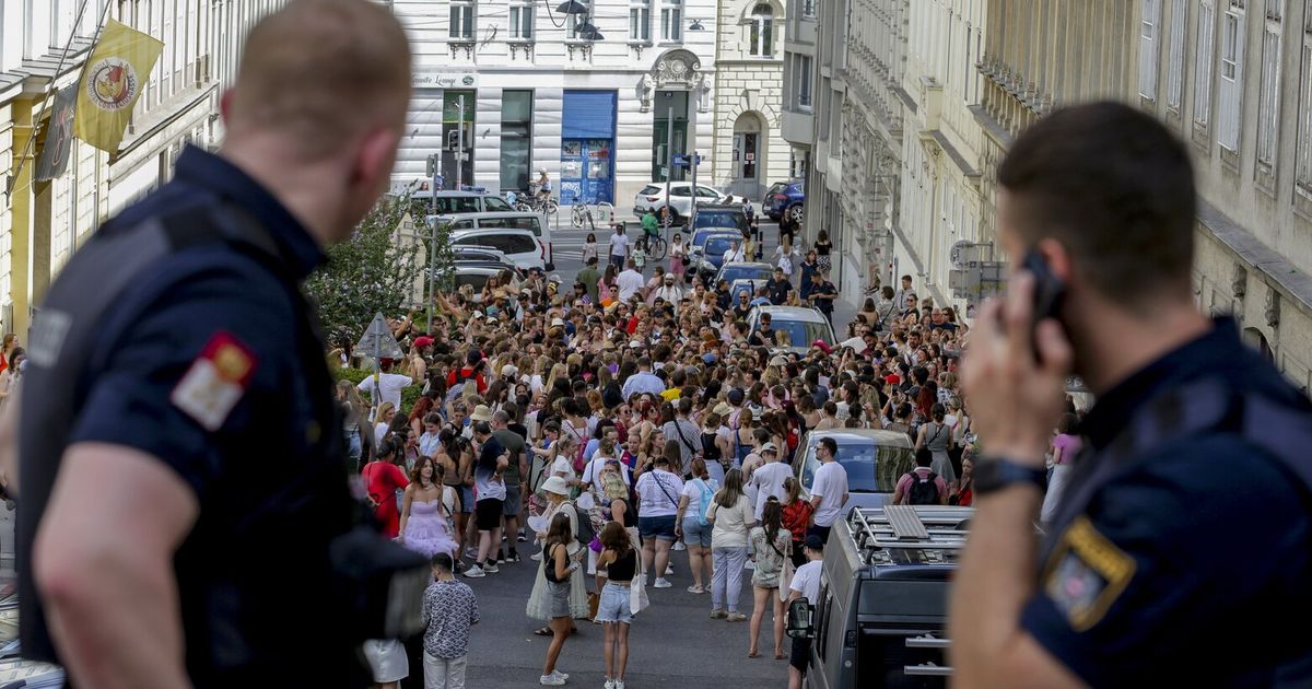 Los Swifties se sacuden la presión por la cancelación de sus conciertos en Viena y acuden en masa a Londres