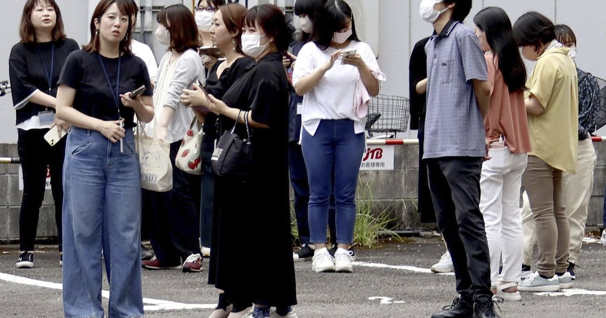 Un potente terremoto sacude la costa de Japón, causando heridos menores pero generando nuevas preocupaciones