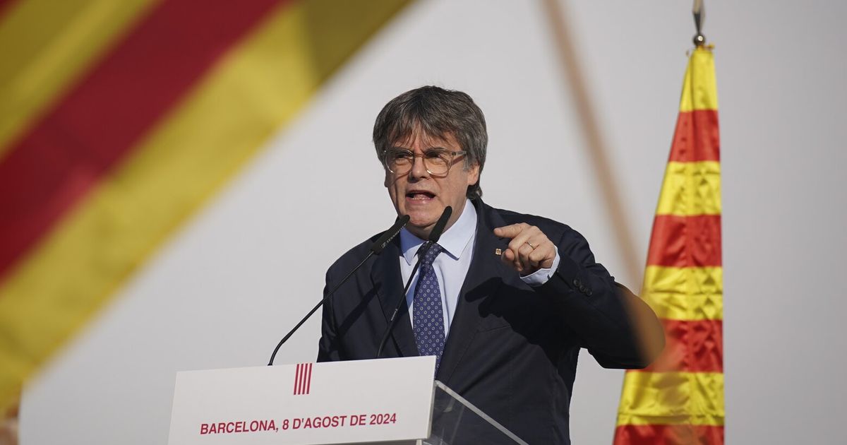 El expresidente catalán Puigdemont, prófugo desde 2017, regresa a España. Pero luego desaparece de nuevo