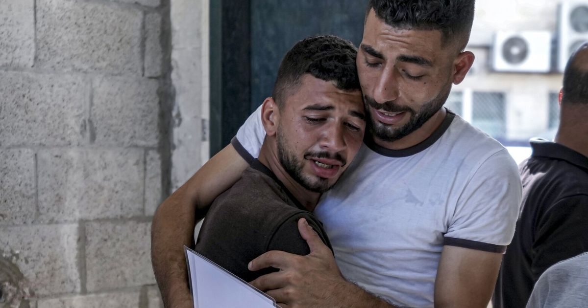 Los ataques israelíes en Gaza dejan a niños sin padres y a padres sin hijos