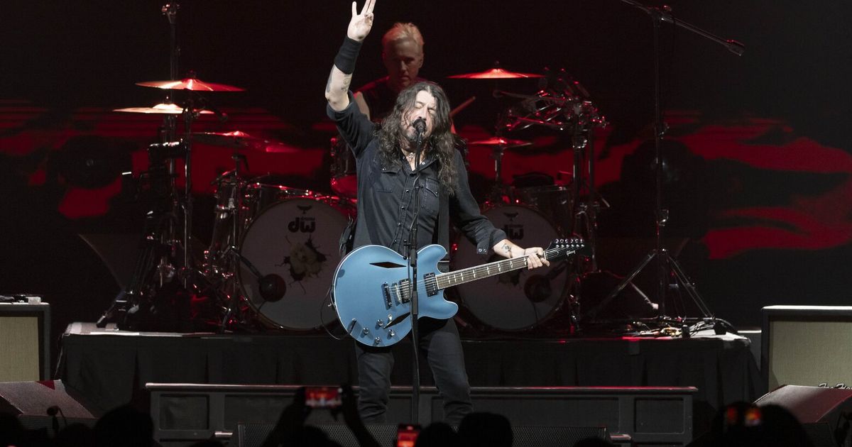 Review Foo Fighters roll a careerspanning hit parade into Seattle